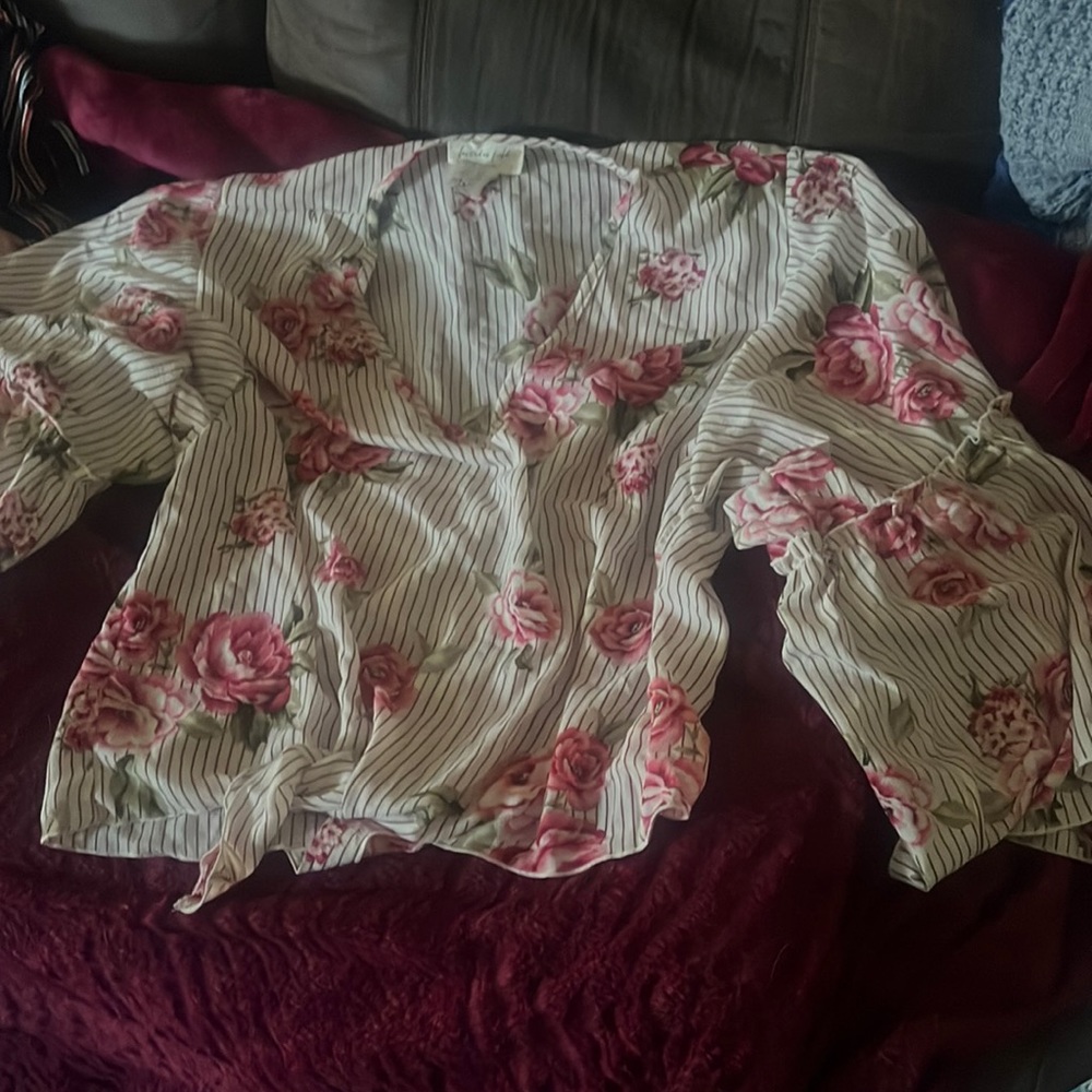 Blouse, flowing sleeves